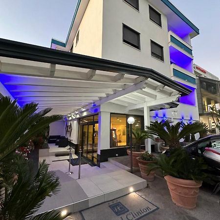 קאסוריה Hotel Clinton מראה חיצוני תמונה