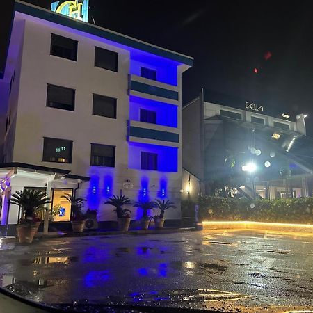 קאסוריה Hotel Clinton מראה חיצוני תמונה
