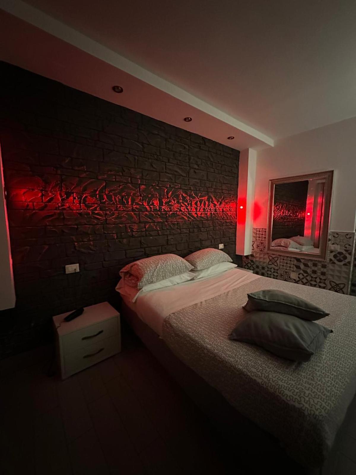 קאסוריה Hotel Clinton מראה חיצוני תמונה