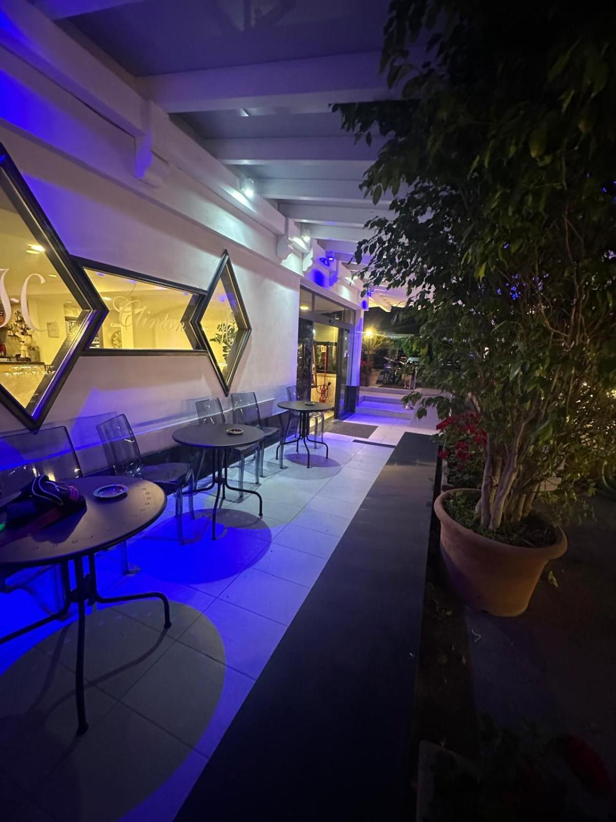קאסוריה Hotel Clinton מראה חיצוני תמונה
