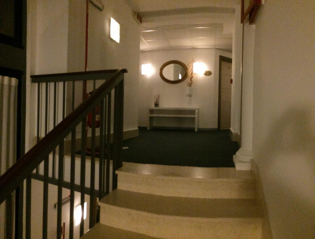 קאסוריה Hotel Clinton מראה חיצוני תמונה