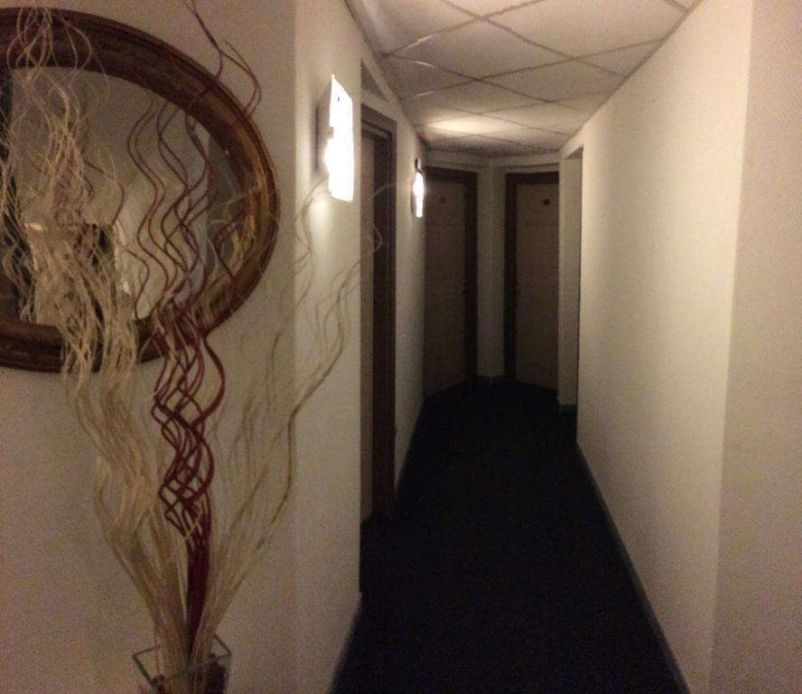 קאסוריה Hotel Clinton מראה חיצוני תמונה