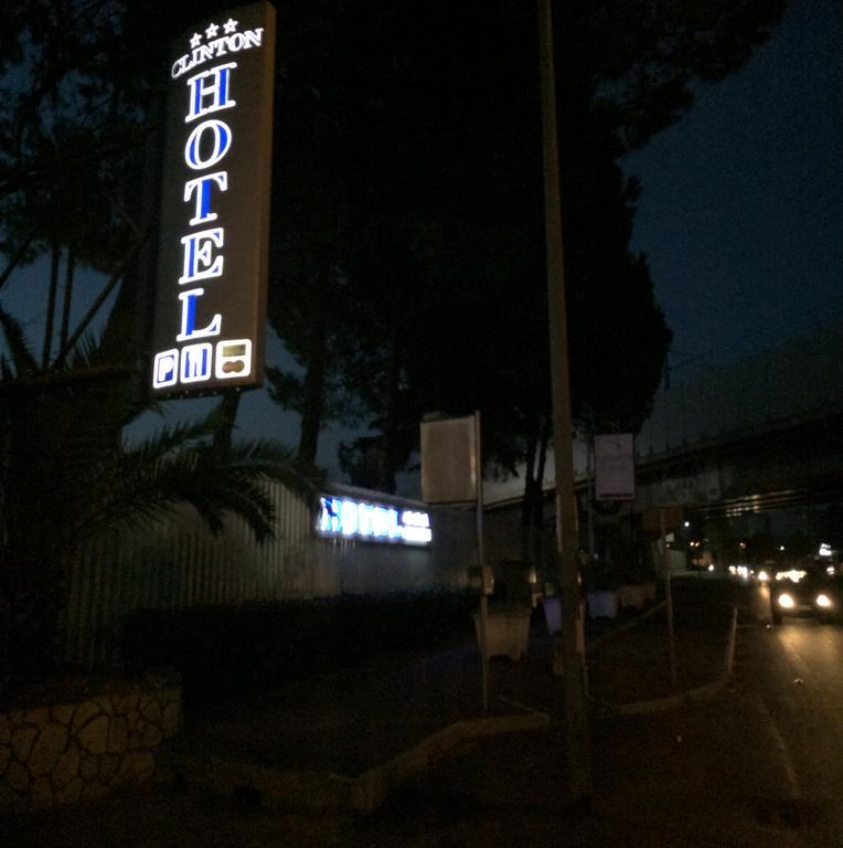 קאסוריה Hotel Clinton מראה חיצוני תמונה