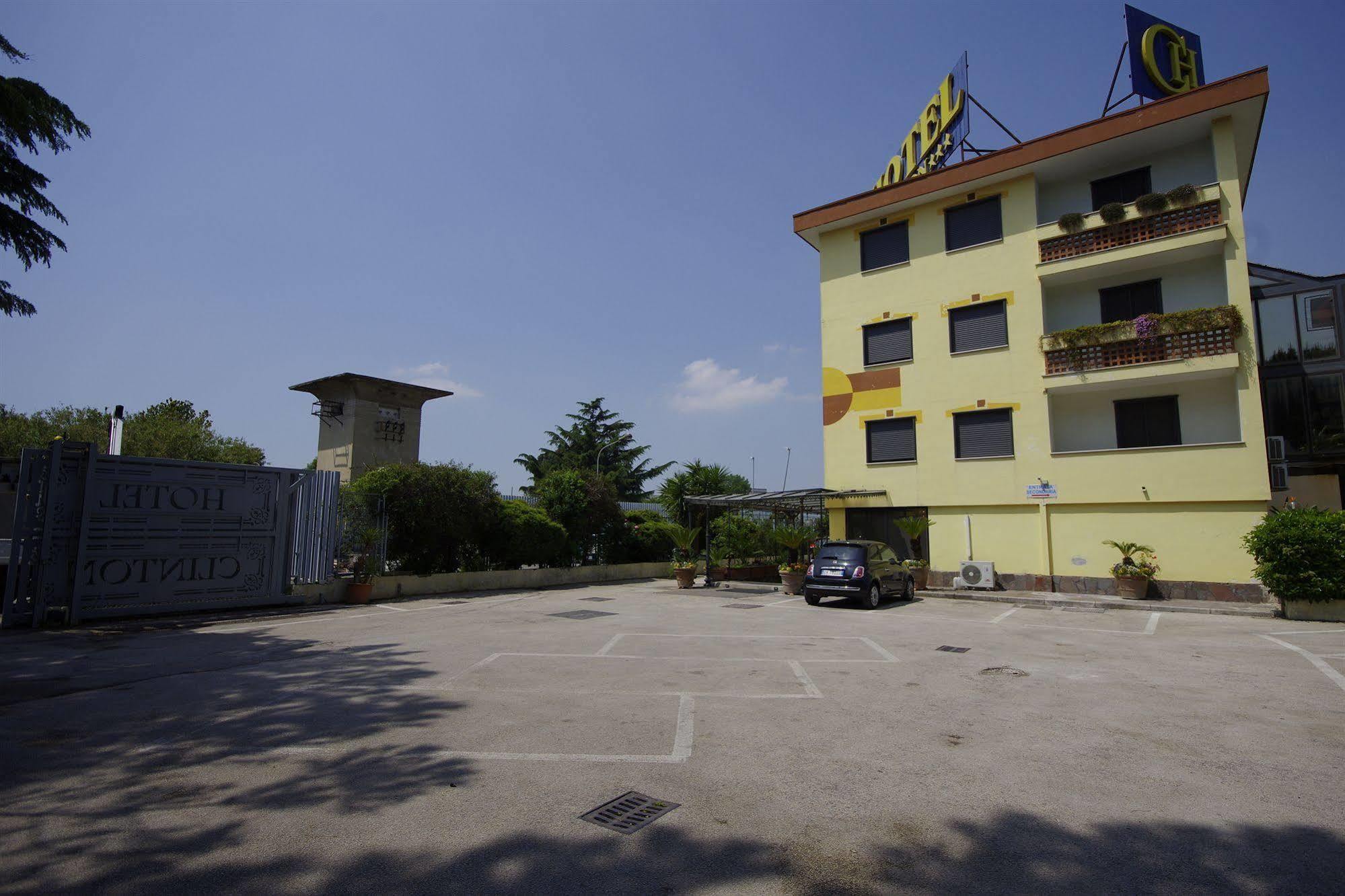 קאסוריה Hotel Clinton מראה חיצוני תמונה