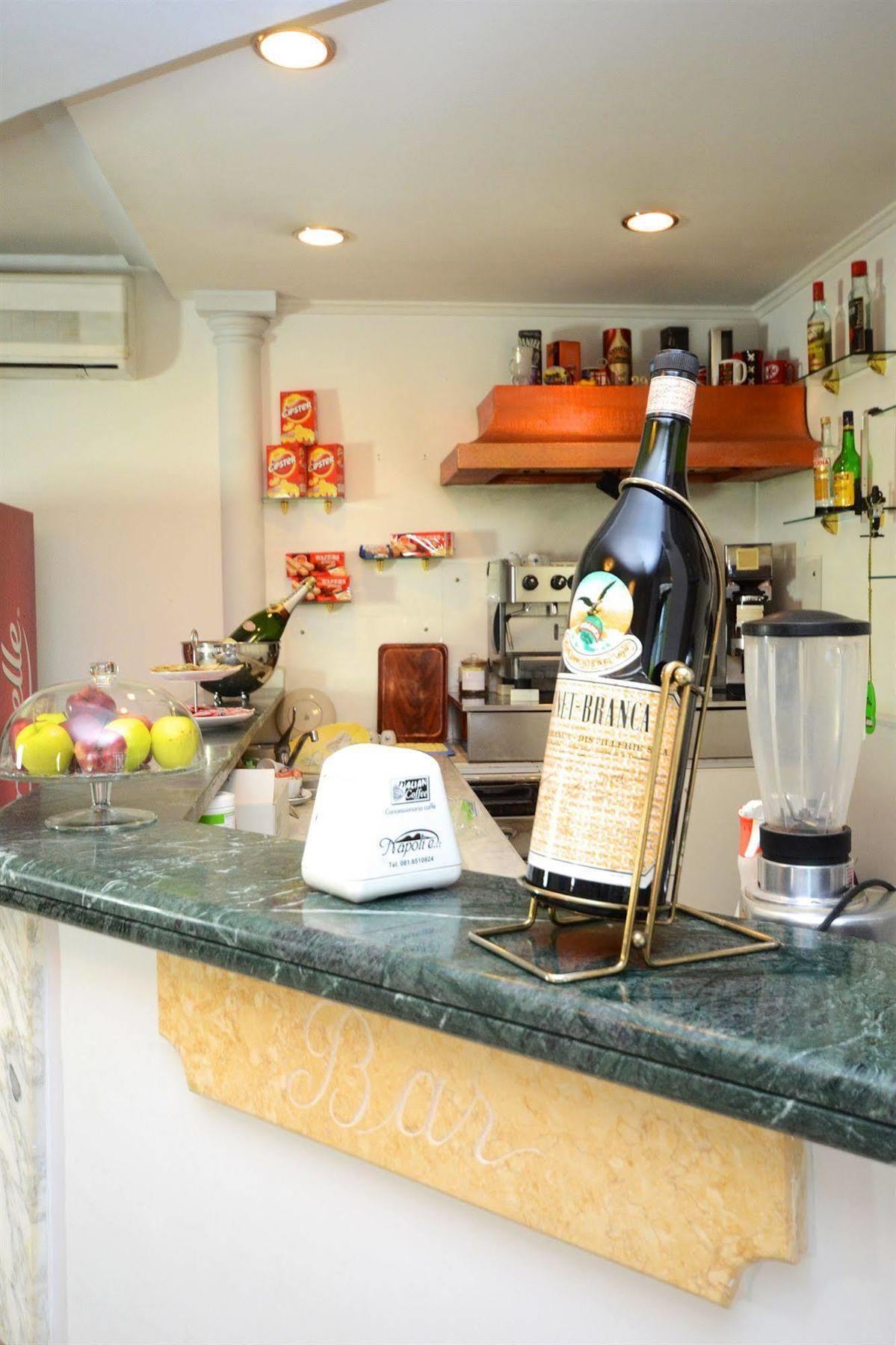 קאסוריה Hotel Clinton מראה חיצוני תמונה