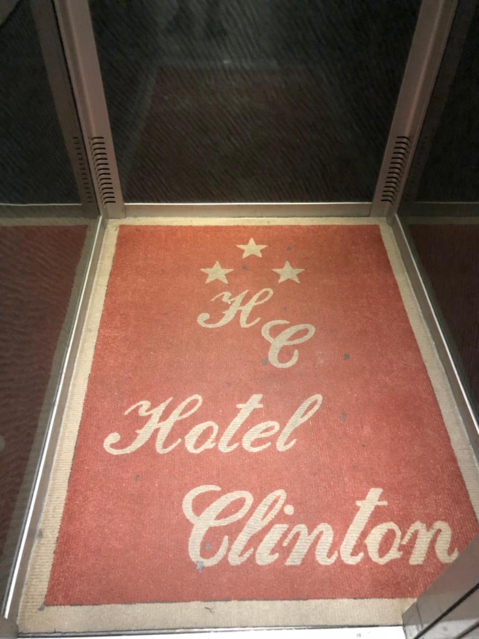 קאסוריה Hotel Clinton מראה חיצוני תמונה