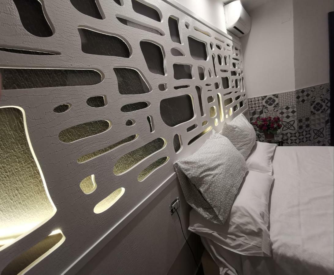 קאסוריה Hotel Clinton מראה חיצוני תמונה