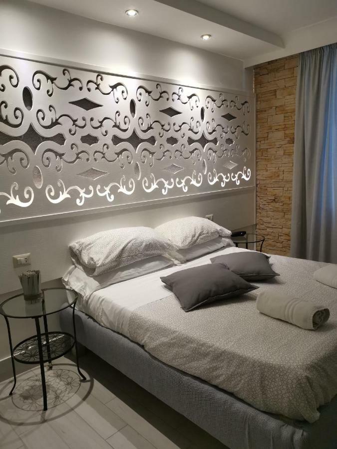 קאסוריה Hotel Clinton מראה חיצוני תמונה